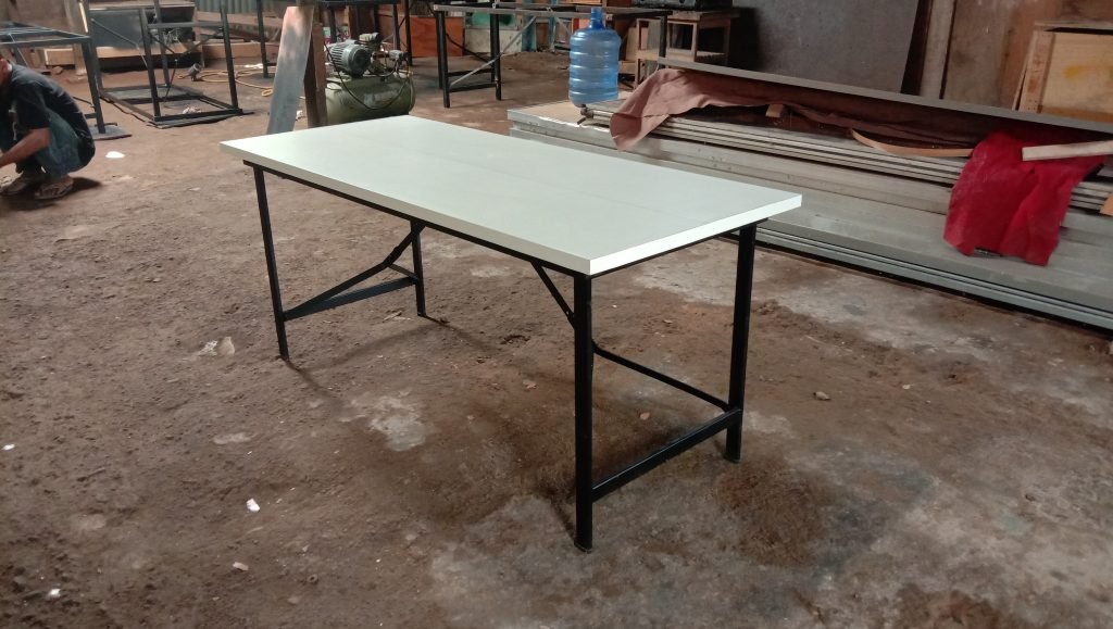Meja Lipat